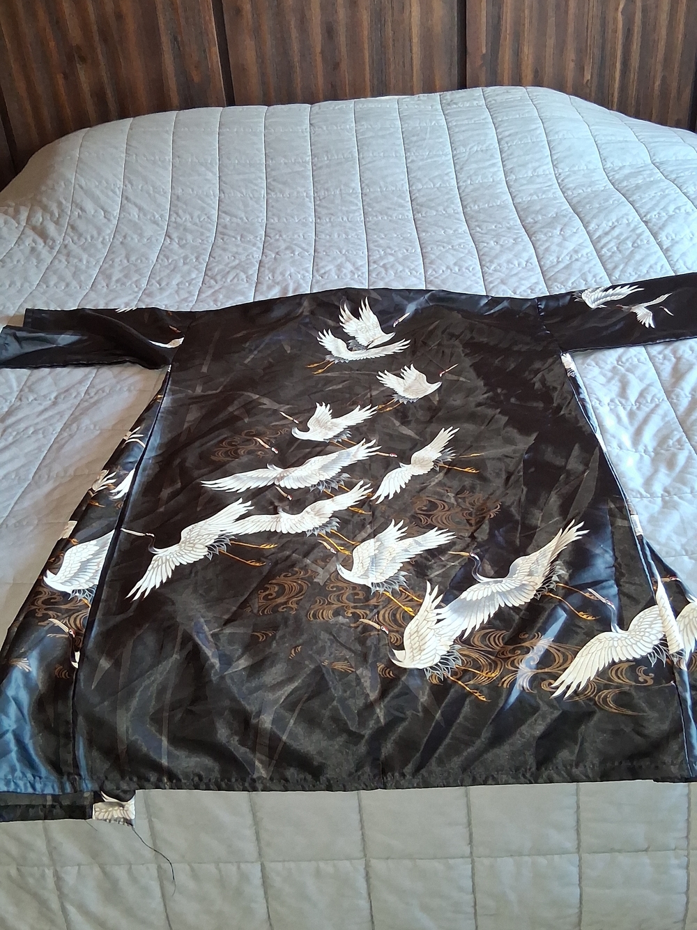 Silky Crane-Print Black Satin Kimono Robe - Picture 3 of 3